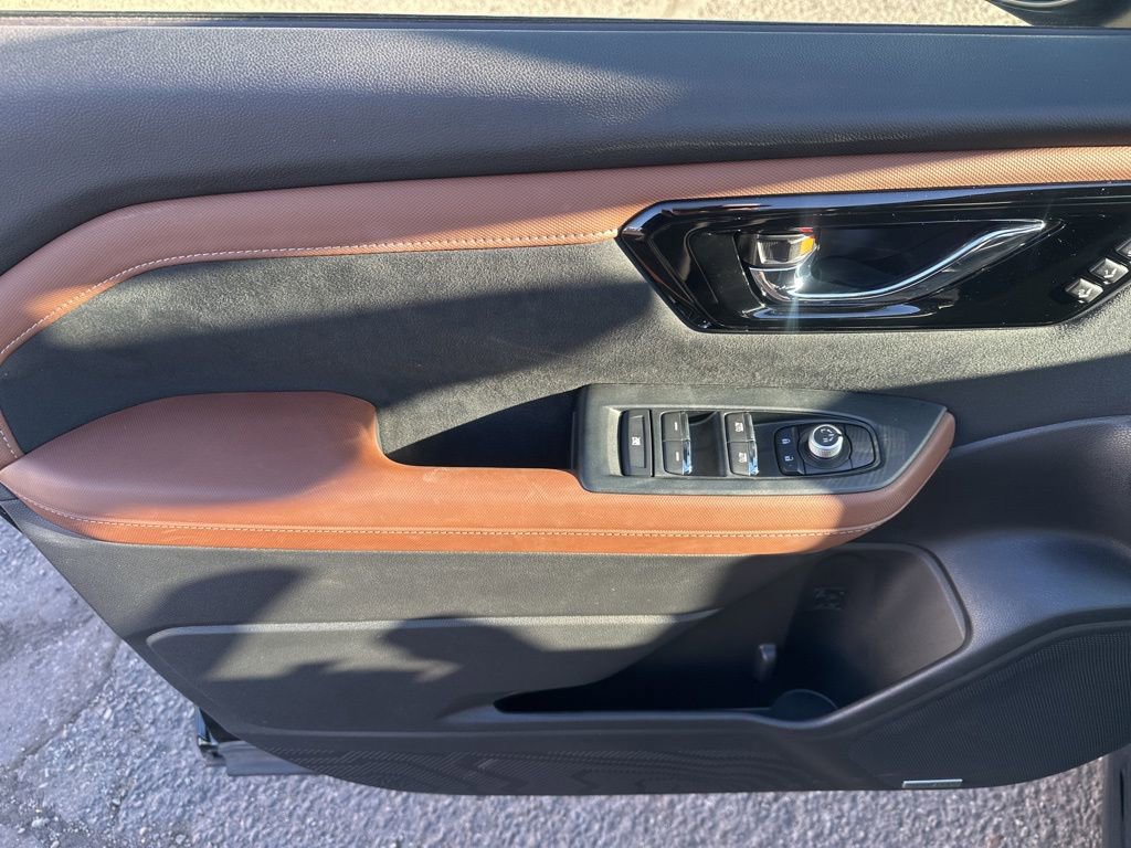 Used 2025 Subaru Forester Touring w/ Popular Package - Touring image 26