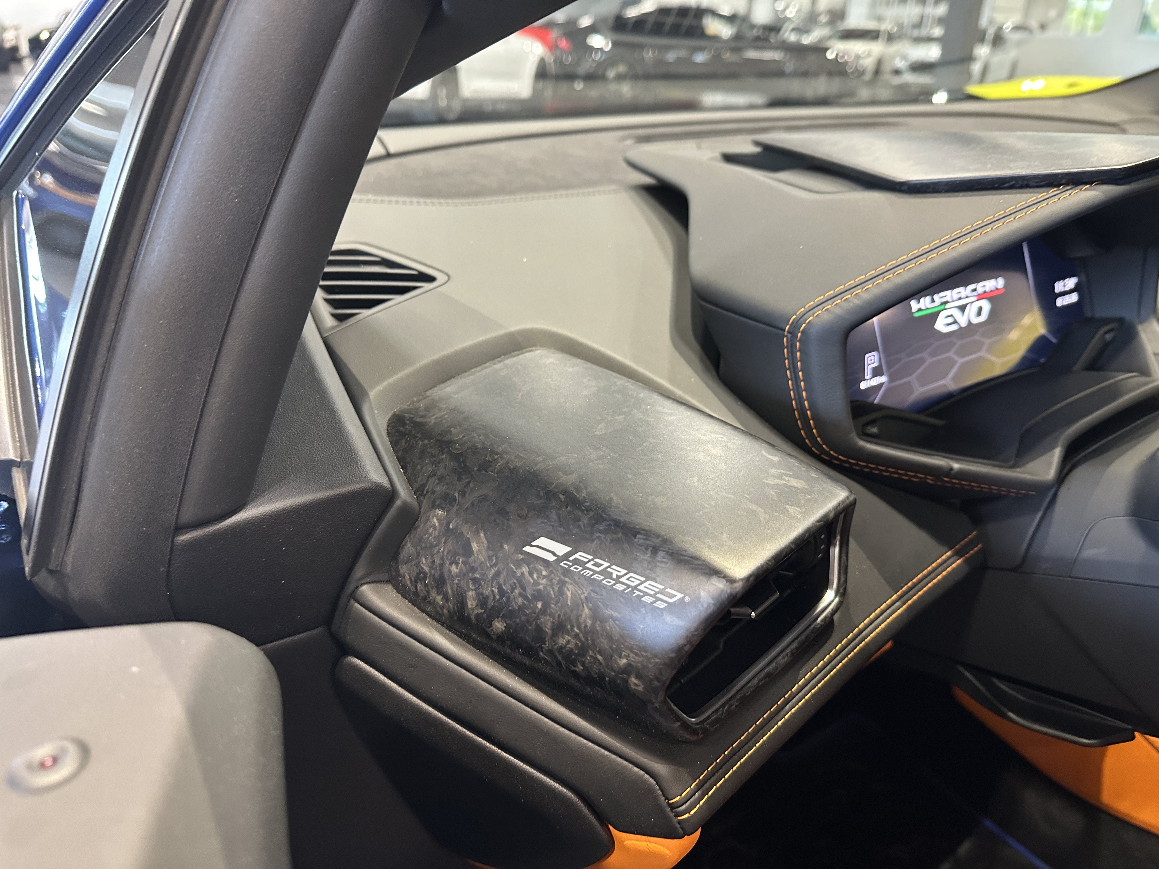 Used 2020 Lamborghini Huracan EVO RWD image 7