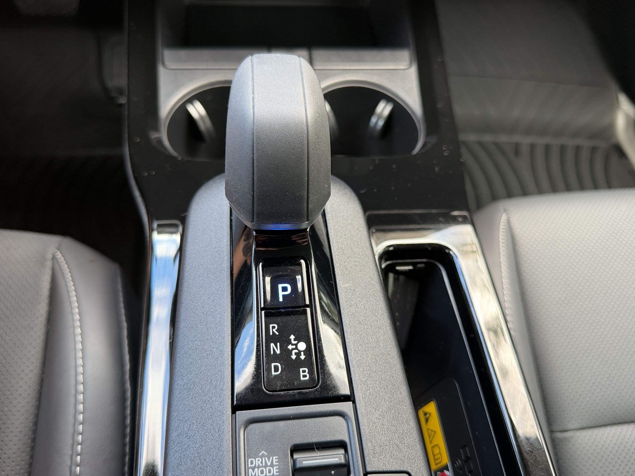 Used 2024 Toyota Prius Limited FWD image 18