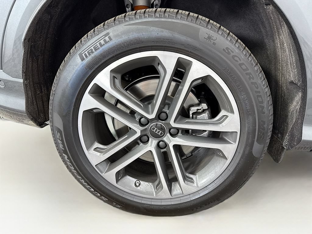 Used 2025 Audi Q5 Premium Plus w/ Premium Plus AWD/4WD image 32