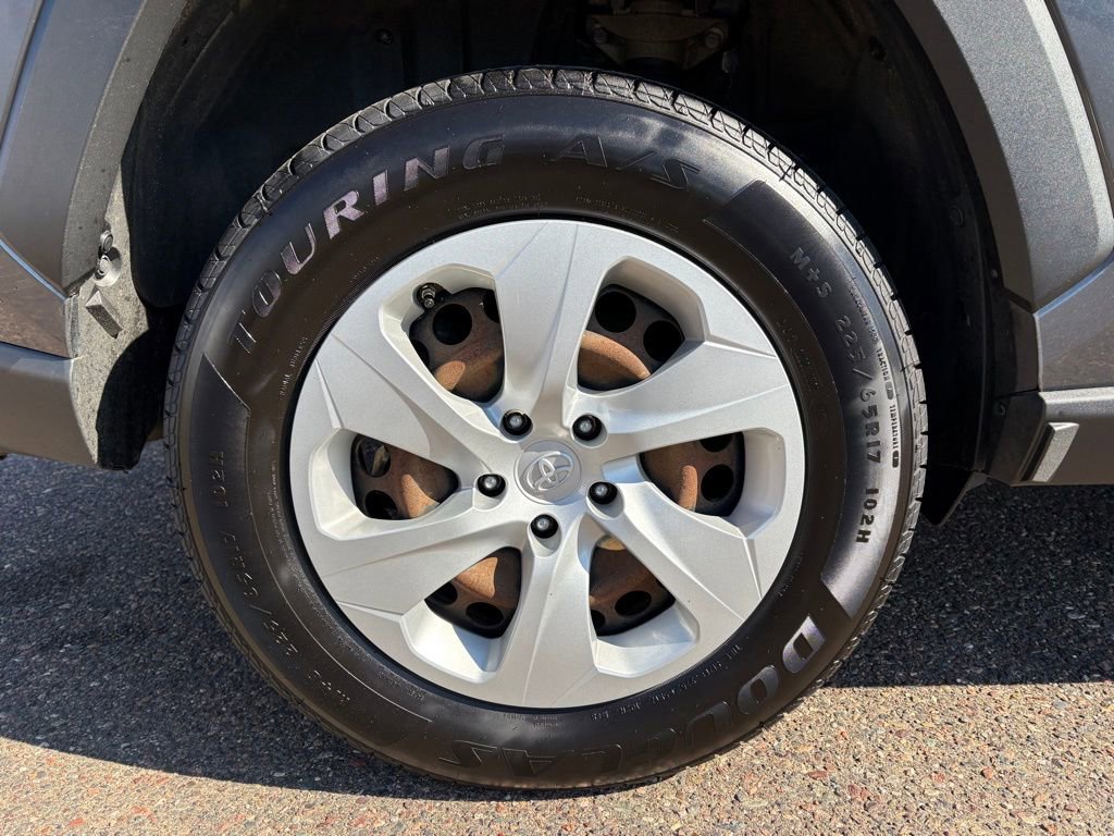 Used 2019 Toyota RAV4 LE w/ Carpet Mat Package image 11