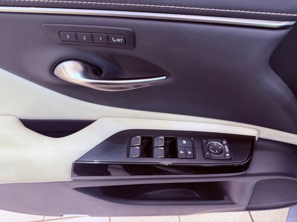 Certified 2023 Lexus ES 350 w/ Premium Package FWD image 18