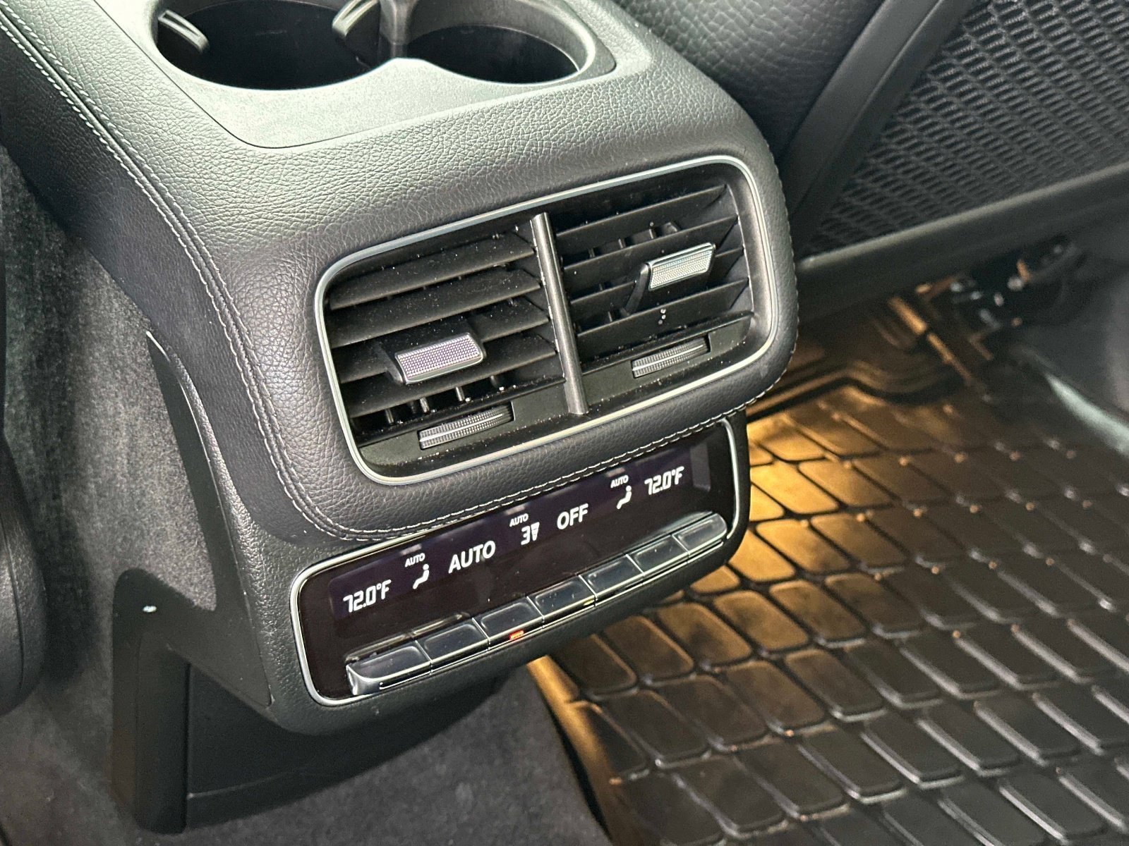 Used 2025 Mercedes-Benz GLS 580 4MATIC image 15