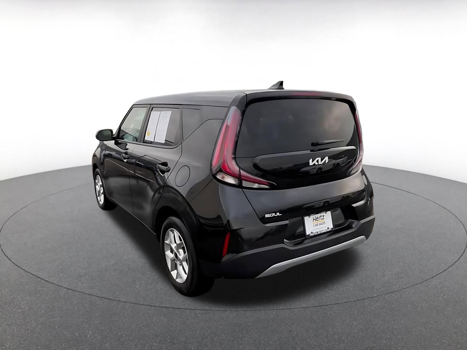 Used 2025 Kia Soul LX w/ LX Technology Package FWD image 11