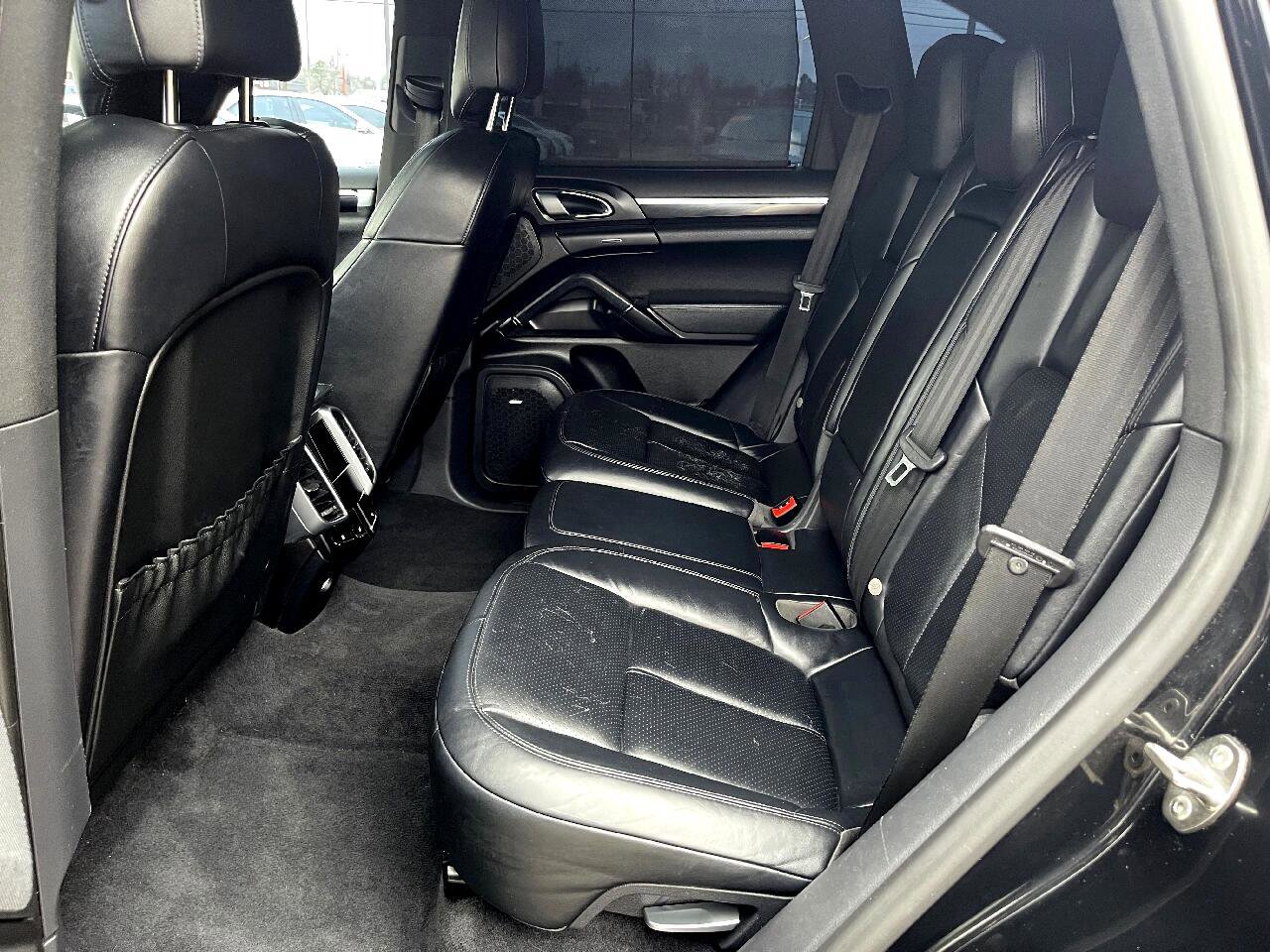 Used 2014 Porsche Cayenne Base image 12
