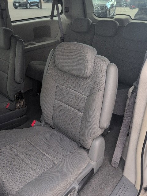 Used 2009 Chrysler Town & Country Touring image 27