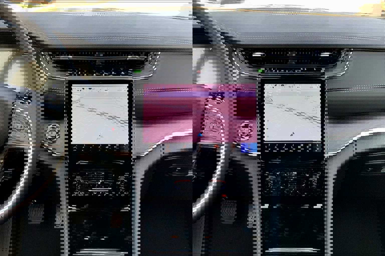 New 2025 Jeep Grand Cherokee L Limited w/ Black Appearance Package image 7