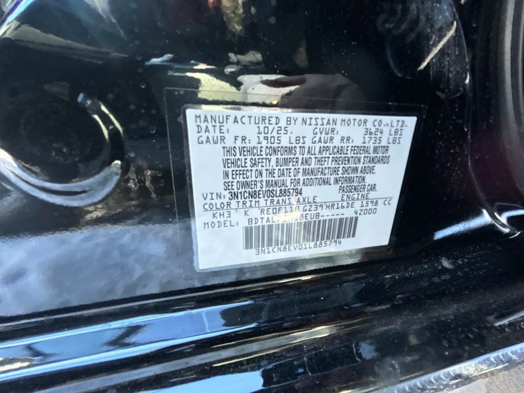 Used 2025 Nissan Versa SV w/ Trunk Package image 32