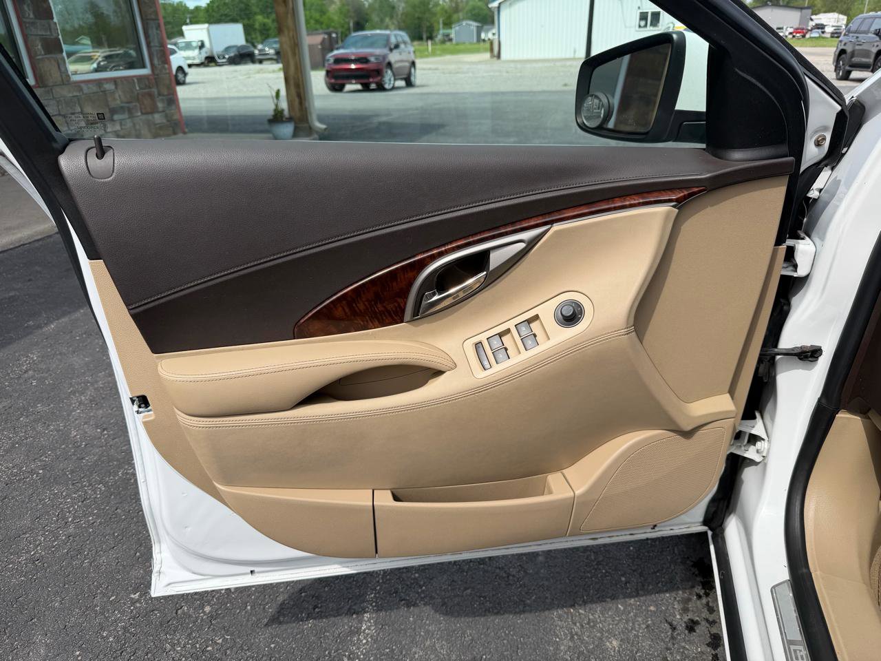 Used 2012 Buick LaCrosse Leather FWD image 11