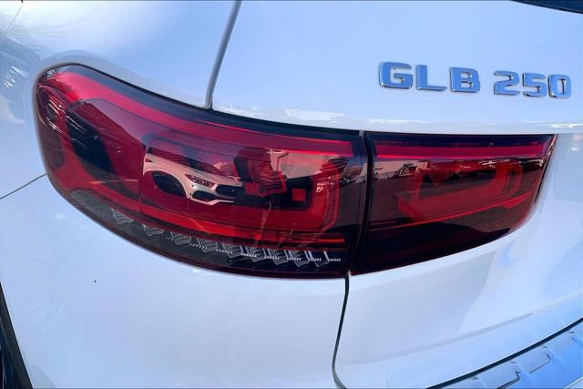 Certified 2023 Mercedes-Benz GLB 250 4MATIC image 25
