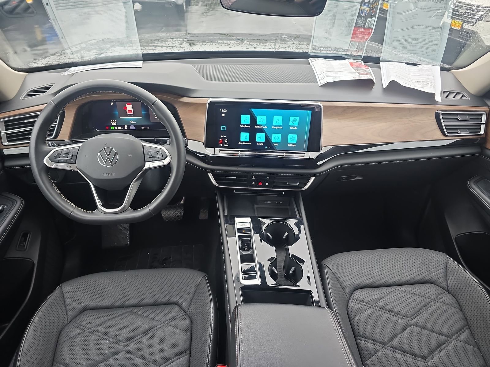 Used 2024 Volkswagen Atlas SE image 27