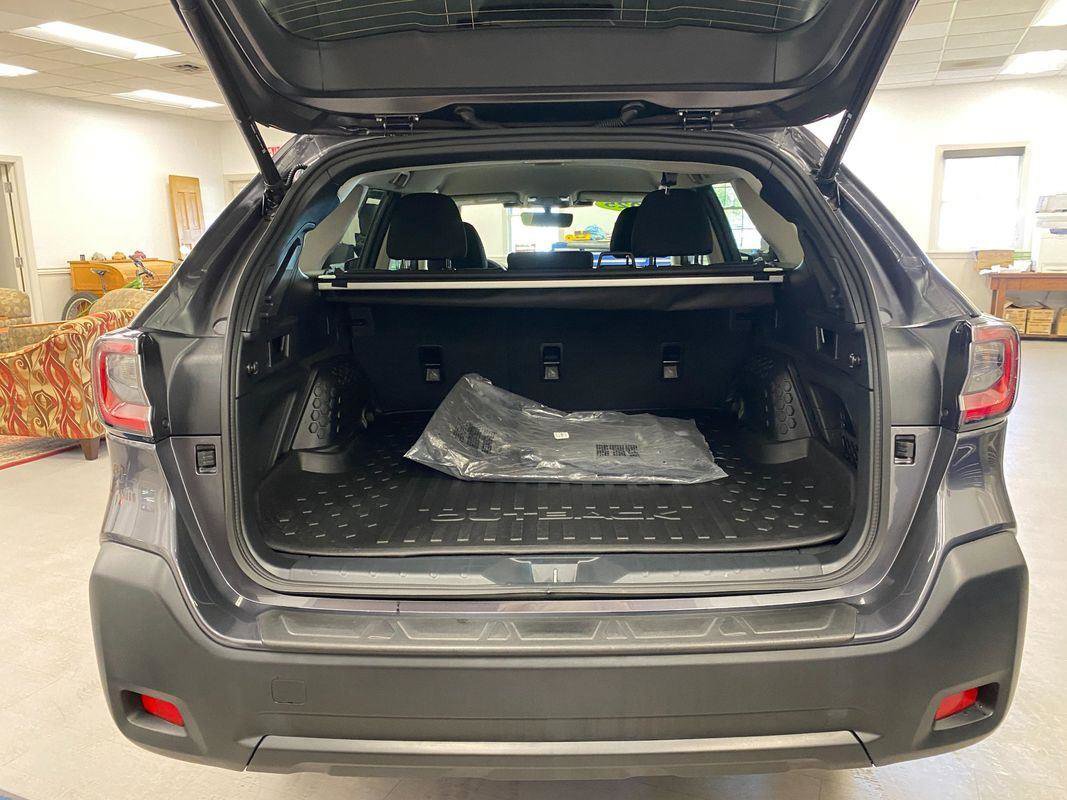 Used 2025 Subaru Outback Premium w/ Popular Package #1A image 13