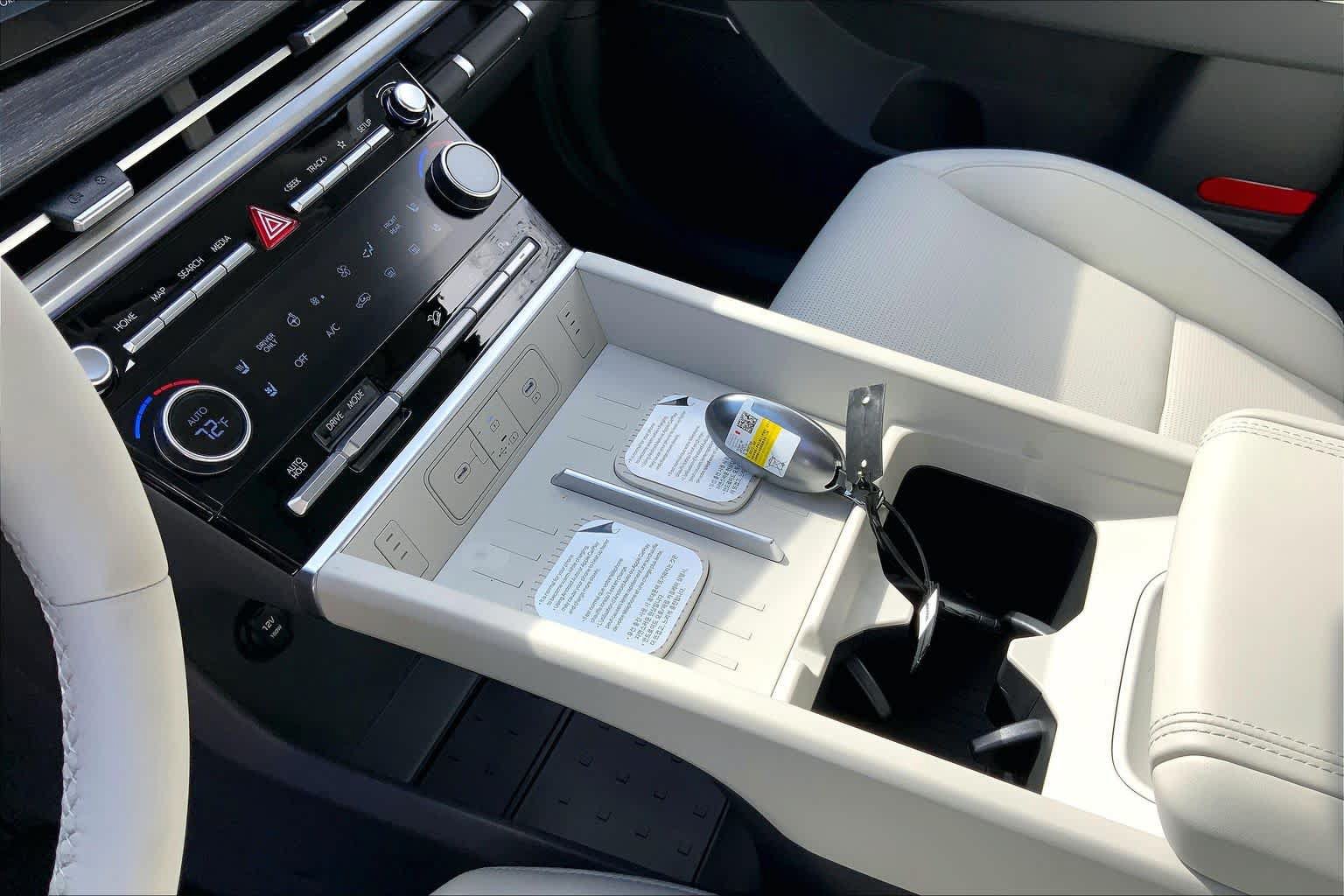 New 2027 Hyundai Santa Fe Limited FWD image 8