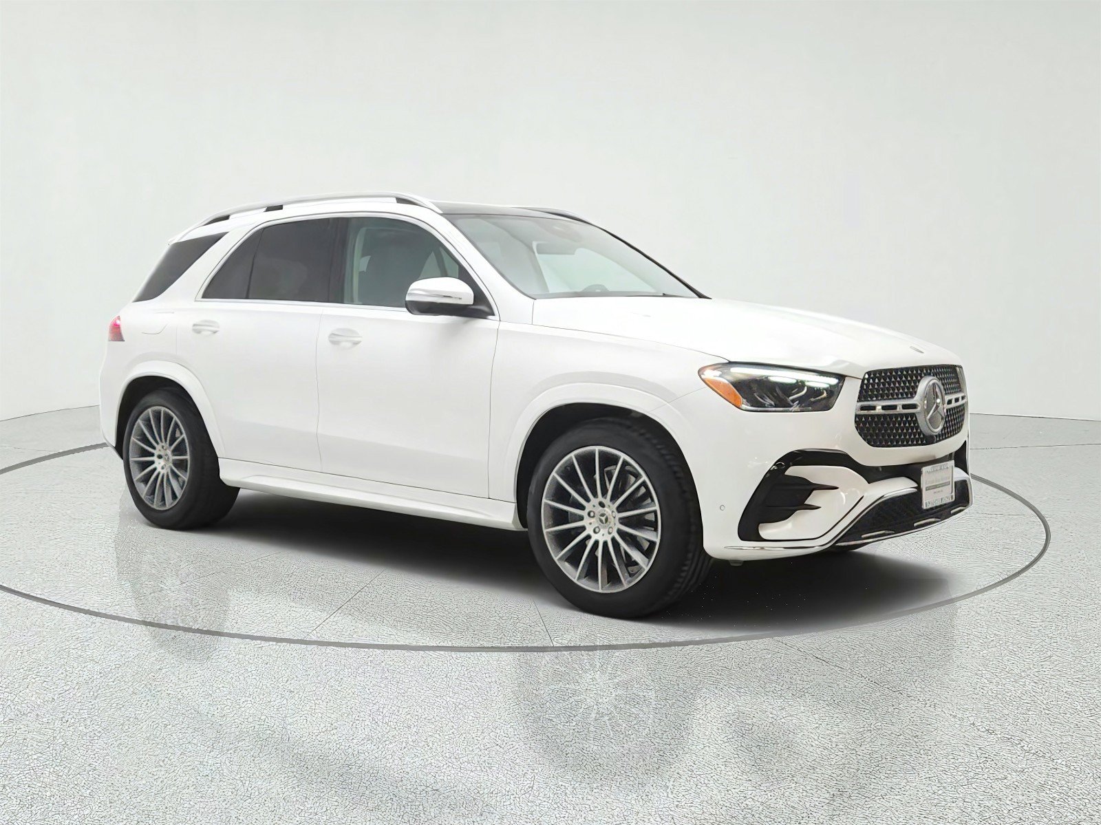 Used 2024 Mercedes-Benz GLE 350 4MATIC image 3