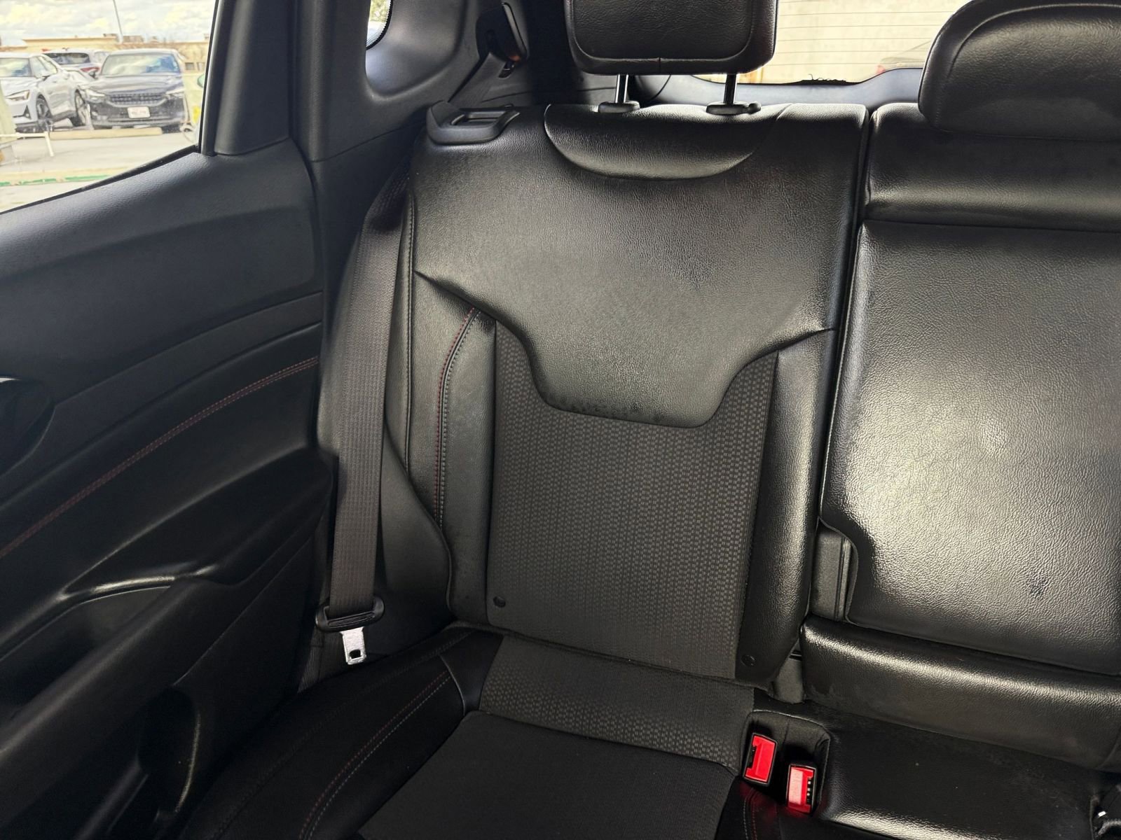 Used 2025 Jeep Compass Trailhawk image 38