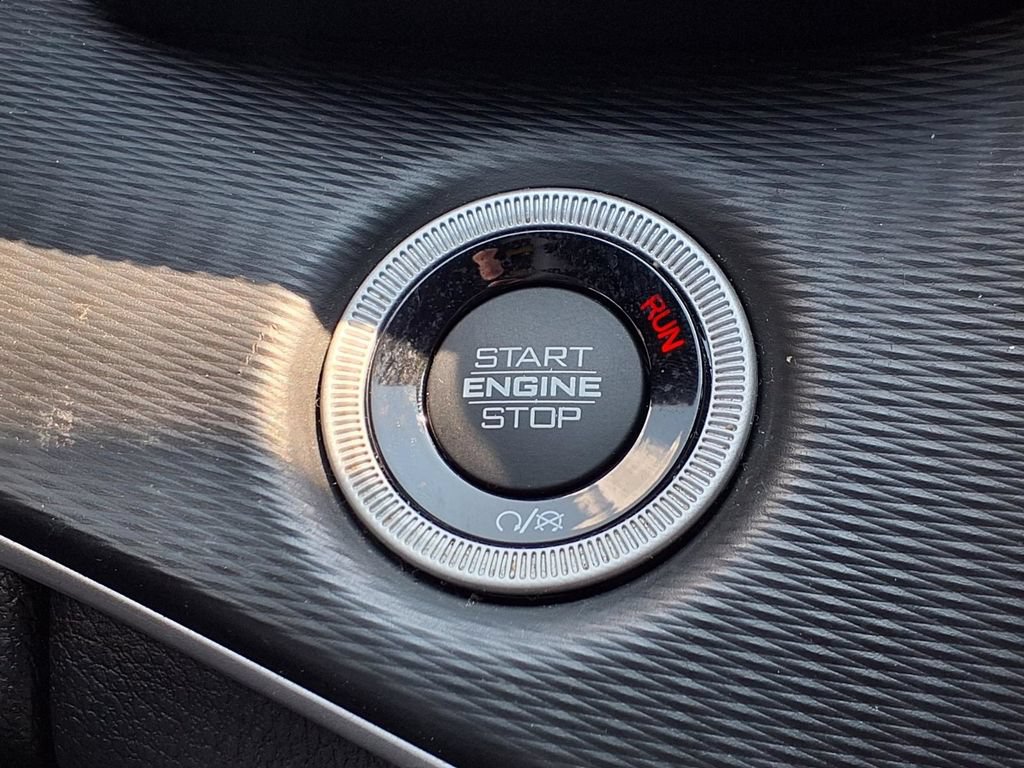Used 2024 Jeep Grand Cherokee Altitude RWD image 6