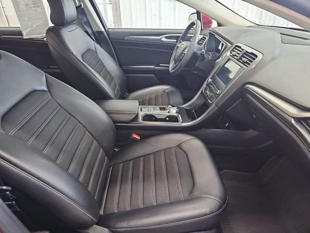 Used 2017 Ford Fusion SE w/ Equipment Group 201A FWD image 28