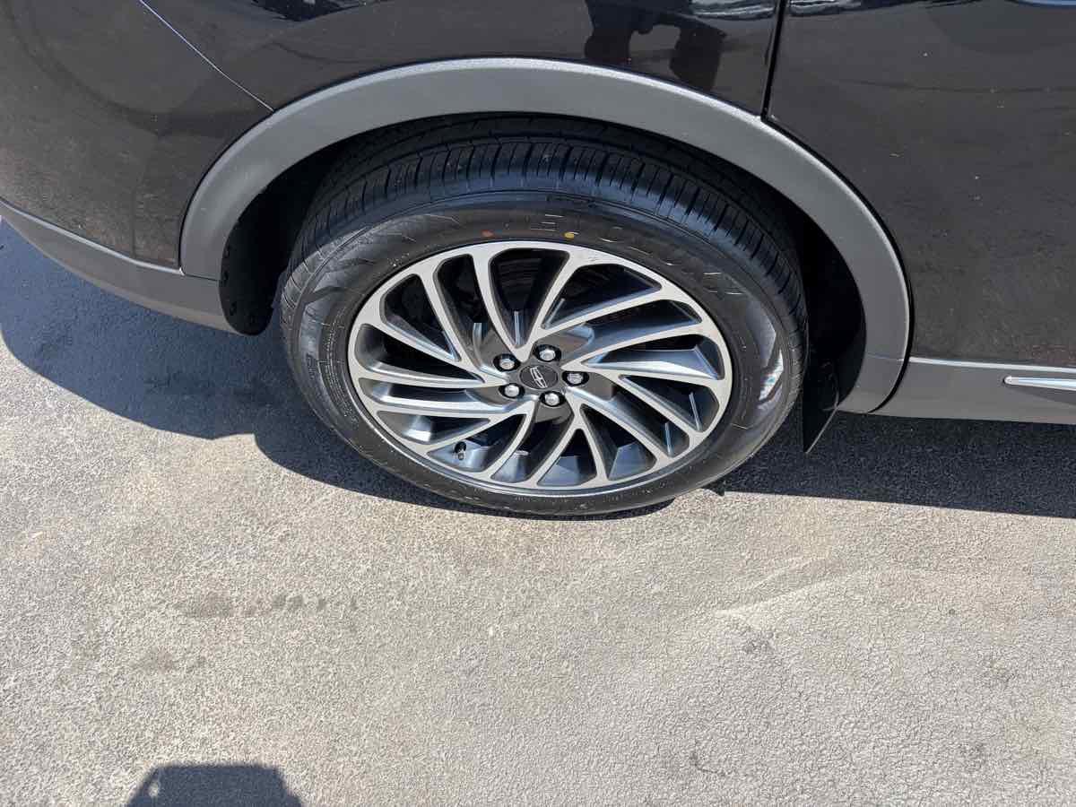 Used 2019 Lincoln Nautilus Reserve AWD/4WD image 33