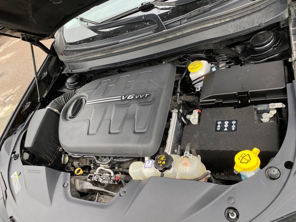 Used 2020 Jeep Cherokee Limited image 27