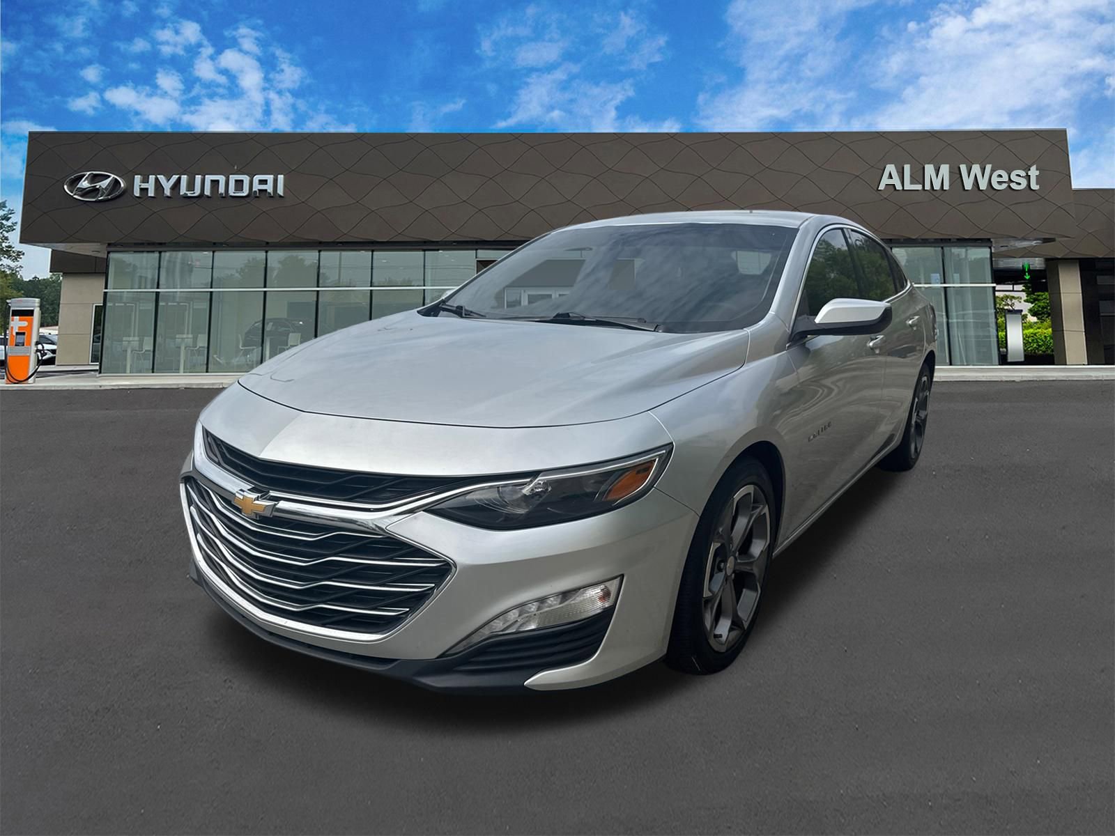 Used 2020 Chevrolet Malibu LT FWD image 1