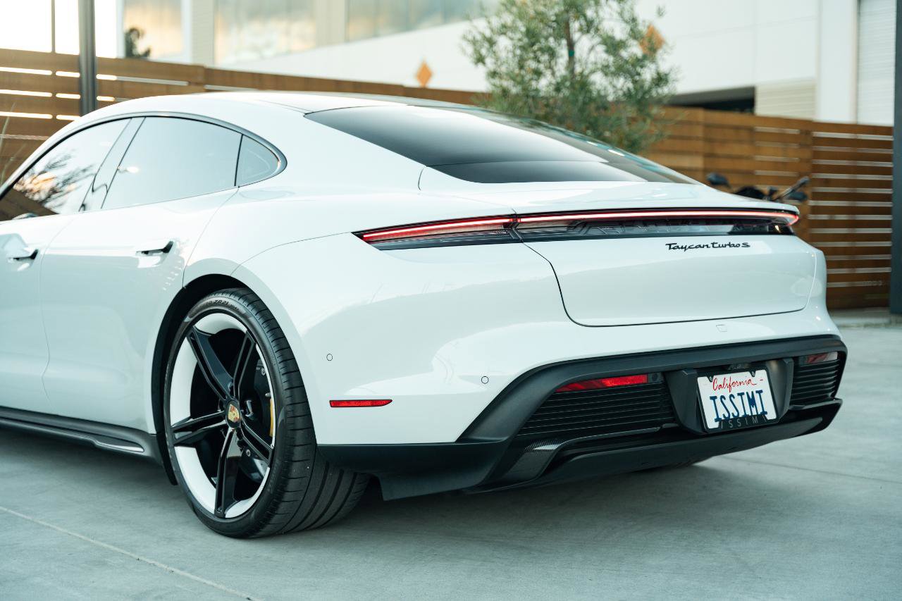 Used 2022 Porsche Taycan Turbo S image 21