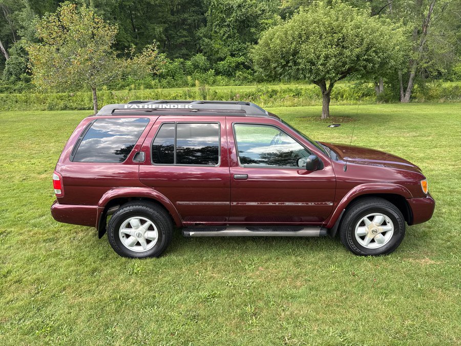 Used 2002 Nissan Pathfinder SE AWD/4WD image 23