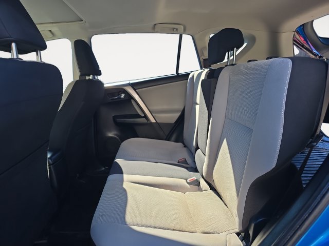 Used 2016 Toyota RAV4 XLE AWD/4WD image 16