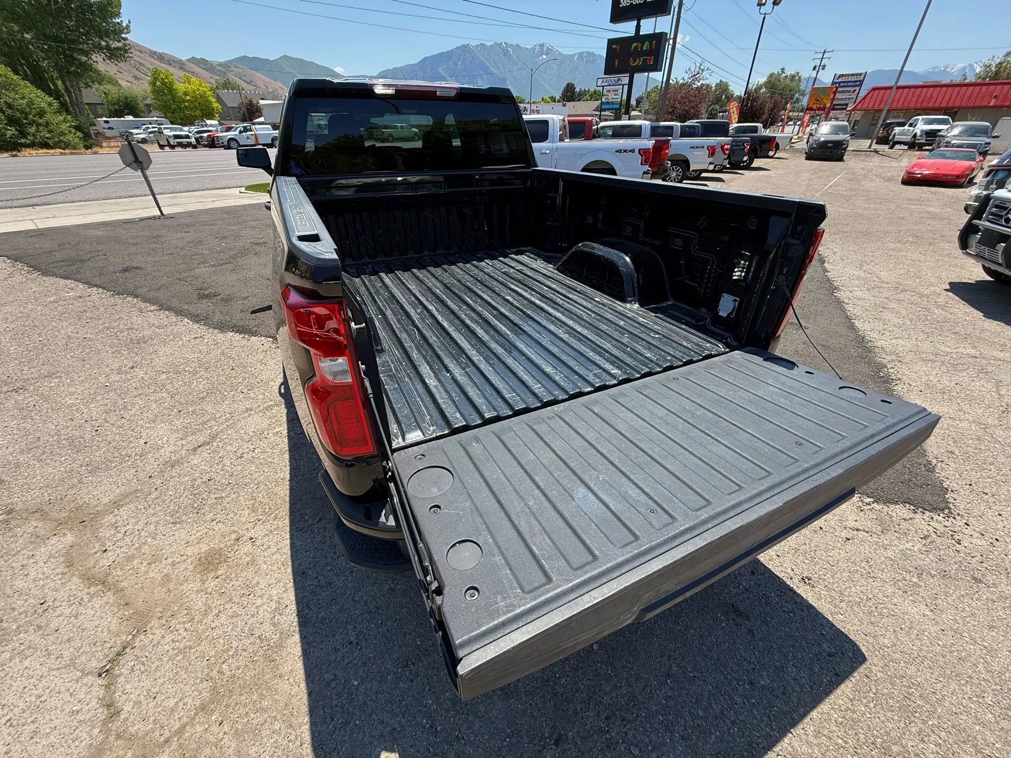 Used 2022 Chevrolet Silverado 1500 Custom w/ Safety Confidence Package image 15