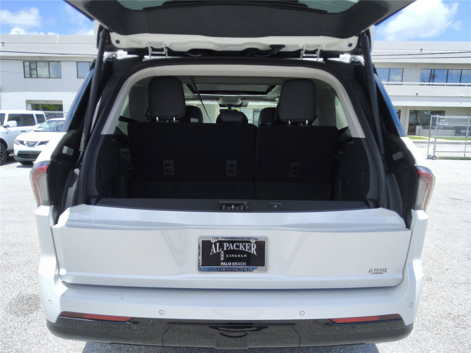 New 2027 Lincoln Navigator Reserve AWD/4WD image 22
