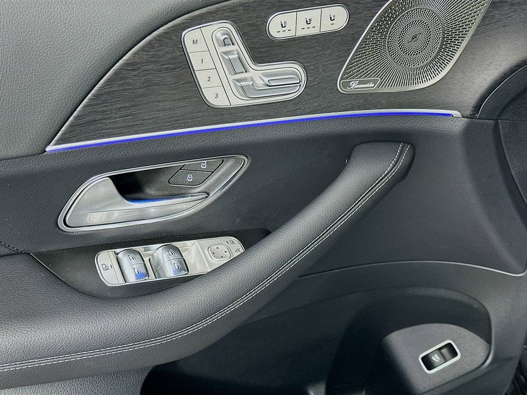 Used 2025 Mercedes-Benz GLS 450 4MATIC image 18