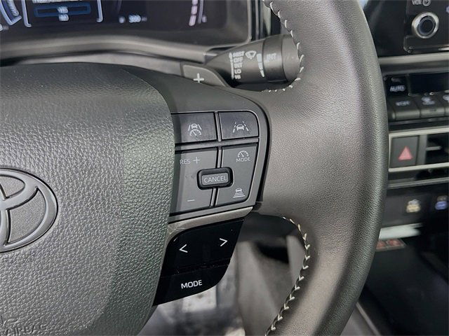 Used 2025 Toyota Camry SE image 17