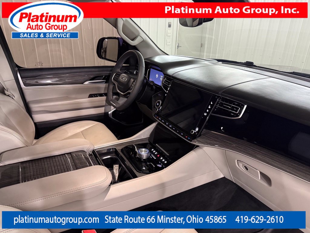 Used 2022 Jeep Wagoneer Series III AWD/4WD image 50