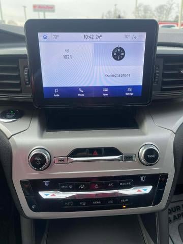 Used 2020 Ford Explorer XLT w/ Comfort Package AWD/4WD image 4