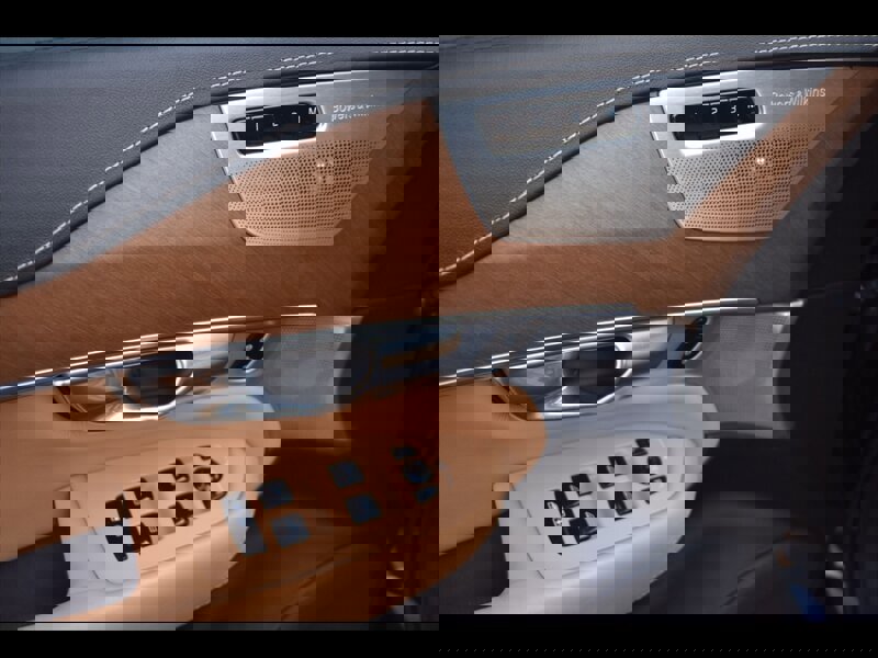 Used 2017 Volvo XC90 T8 Inscription w/ Luxury Package image 16