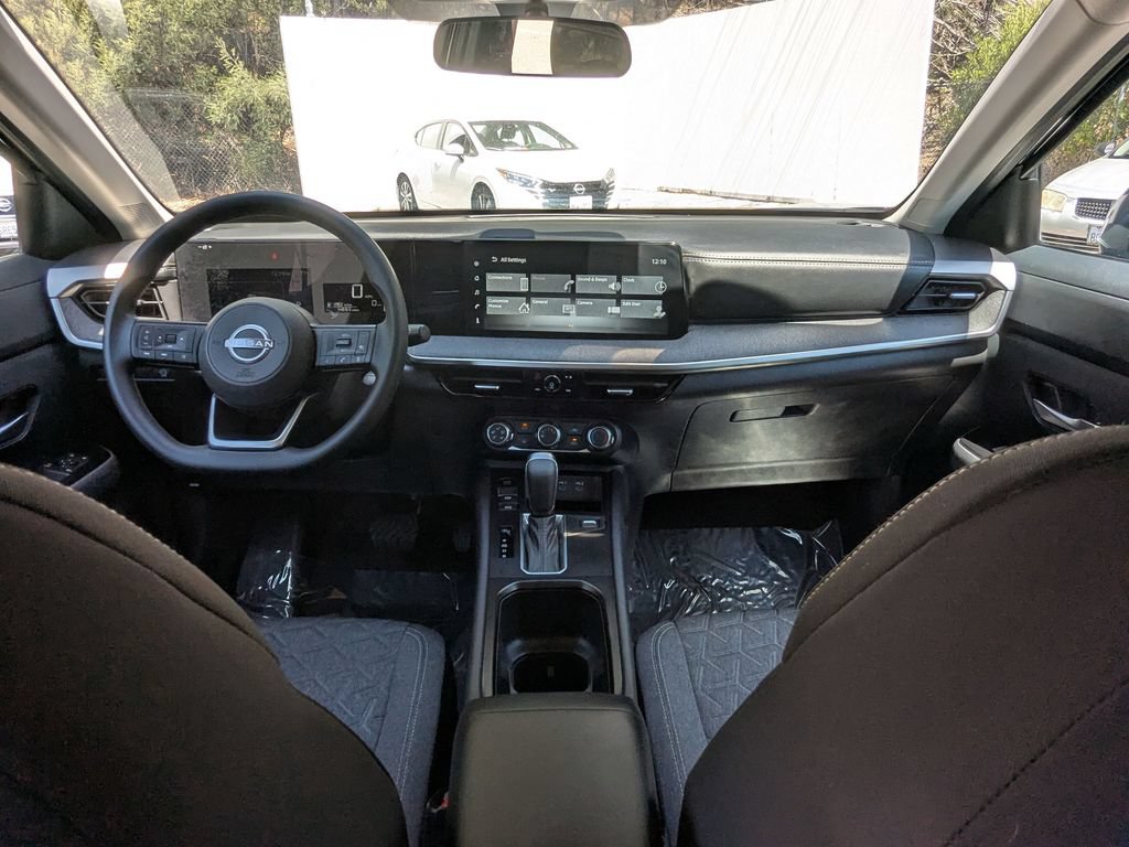Used 2025 Nissan Kicks SV FWD image 23