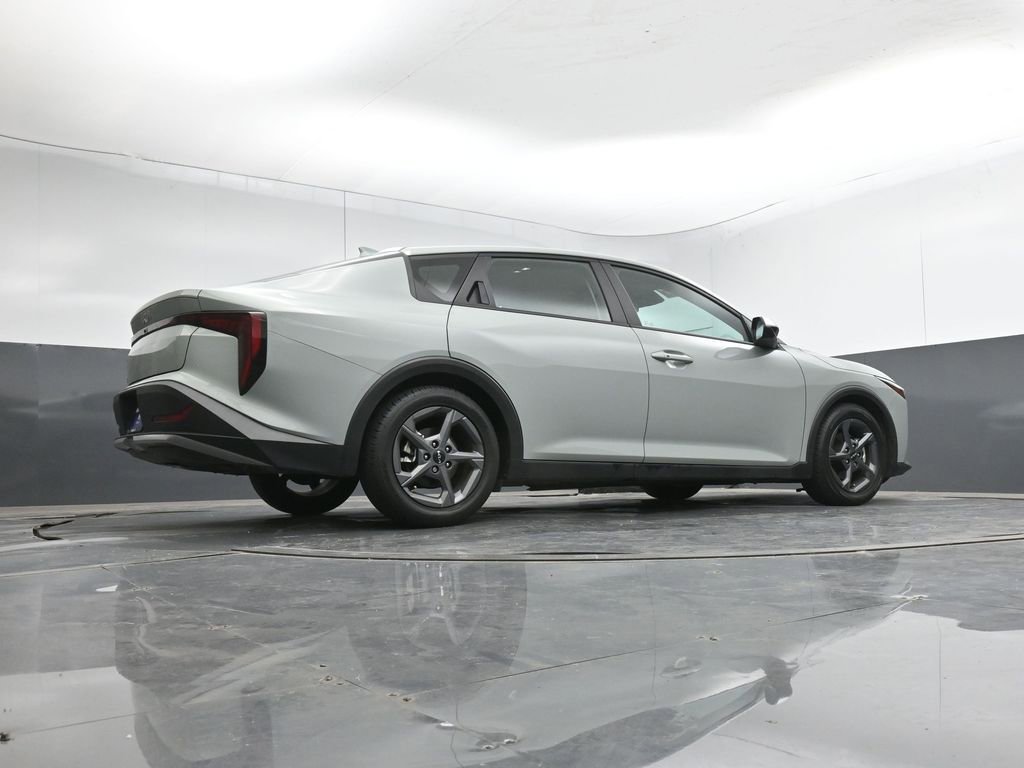 Used 2025 Kia K4 LXS FWD image 41