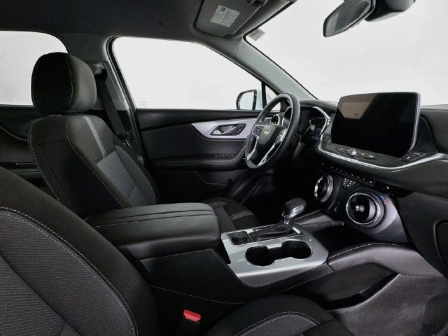 Used 2026 Chevrolet Blazer LT FWD image 26
