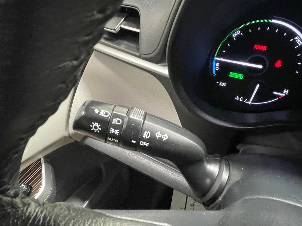 Used 2023 Toyota Sienna XLE FWD image 30