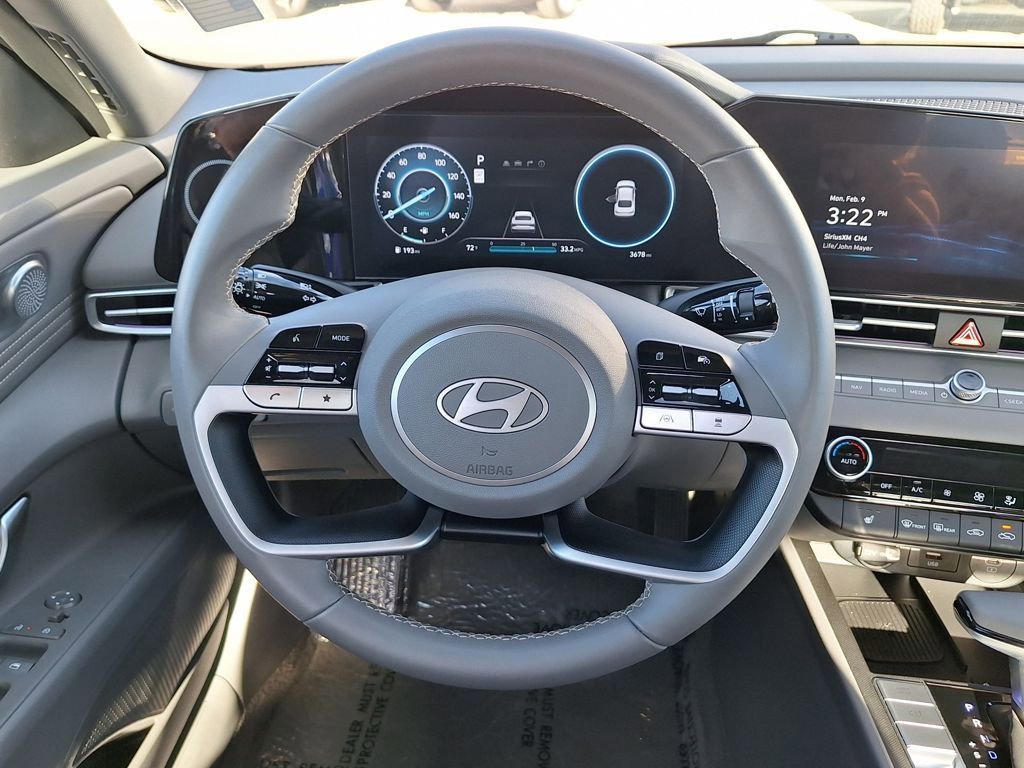 New 2025 Hyundai Elantra SEL image 14