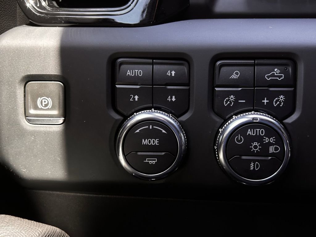 Used 2023 GMC Sierra 1500 AT4X AWD/4WD image 24
