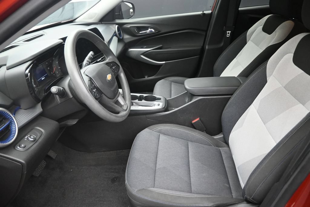 Used 2024 Chevrolet Trax LS FWD image 12