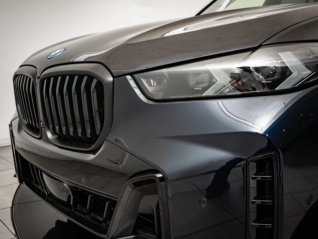 New 2026 BMW X5 xDrive50e w/ M Sport Package AWD/4WD image 3