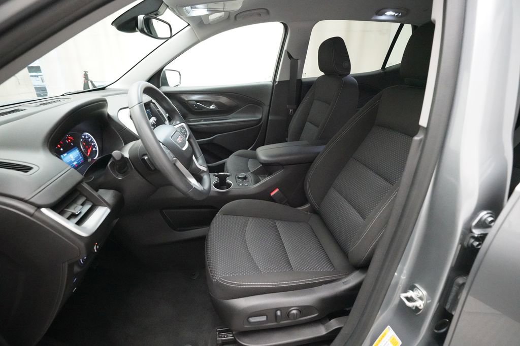 Used 2024 GMC Terrain SLE w/ Driver Convenience Package image 7