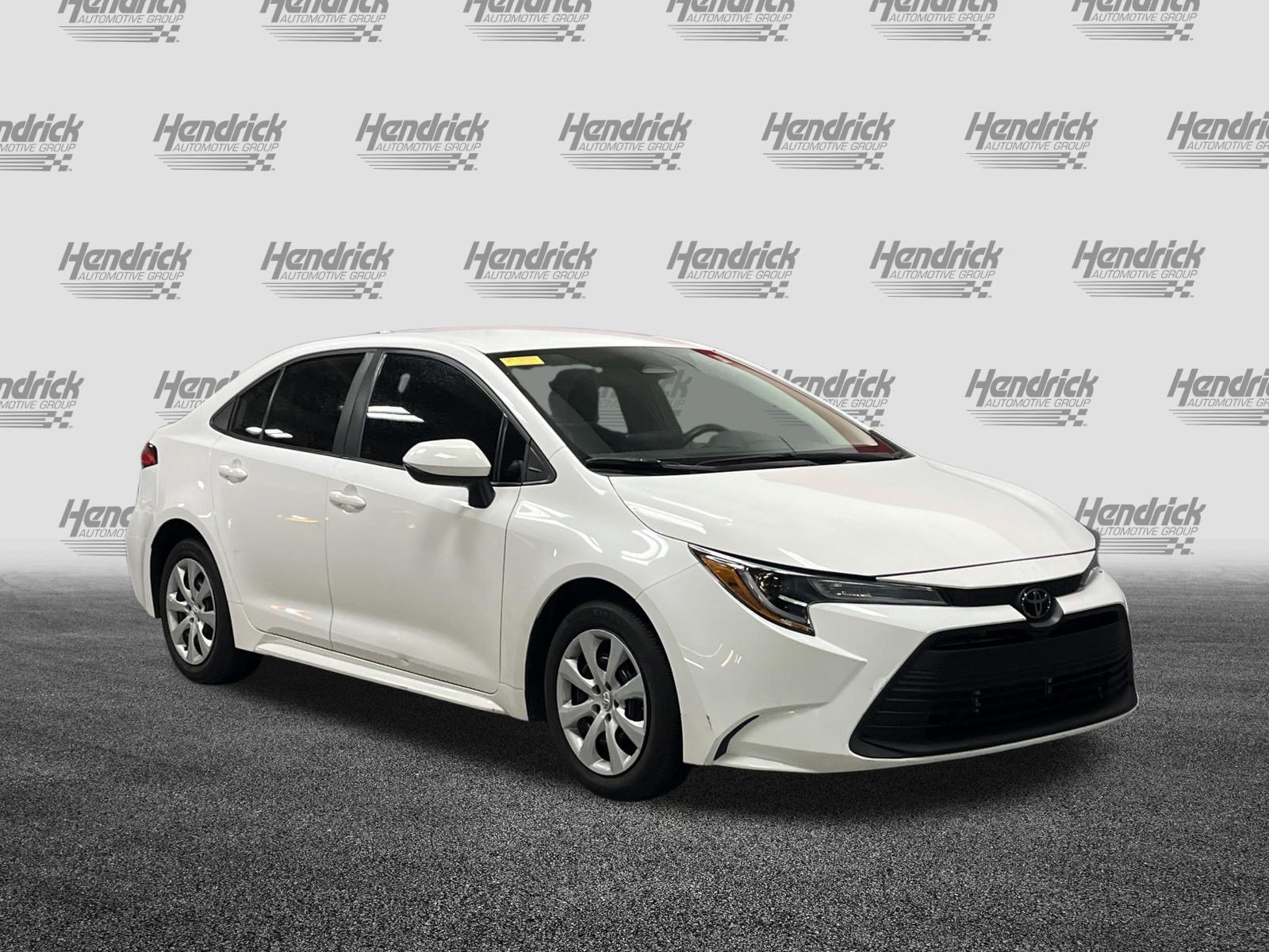 Used 2024 Toyota Corolla LE FWD image 2