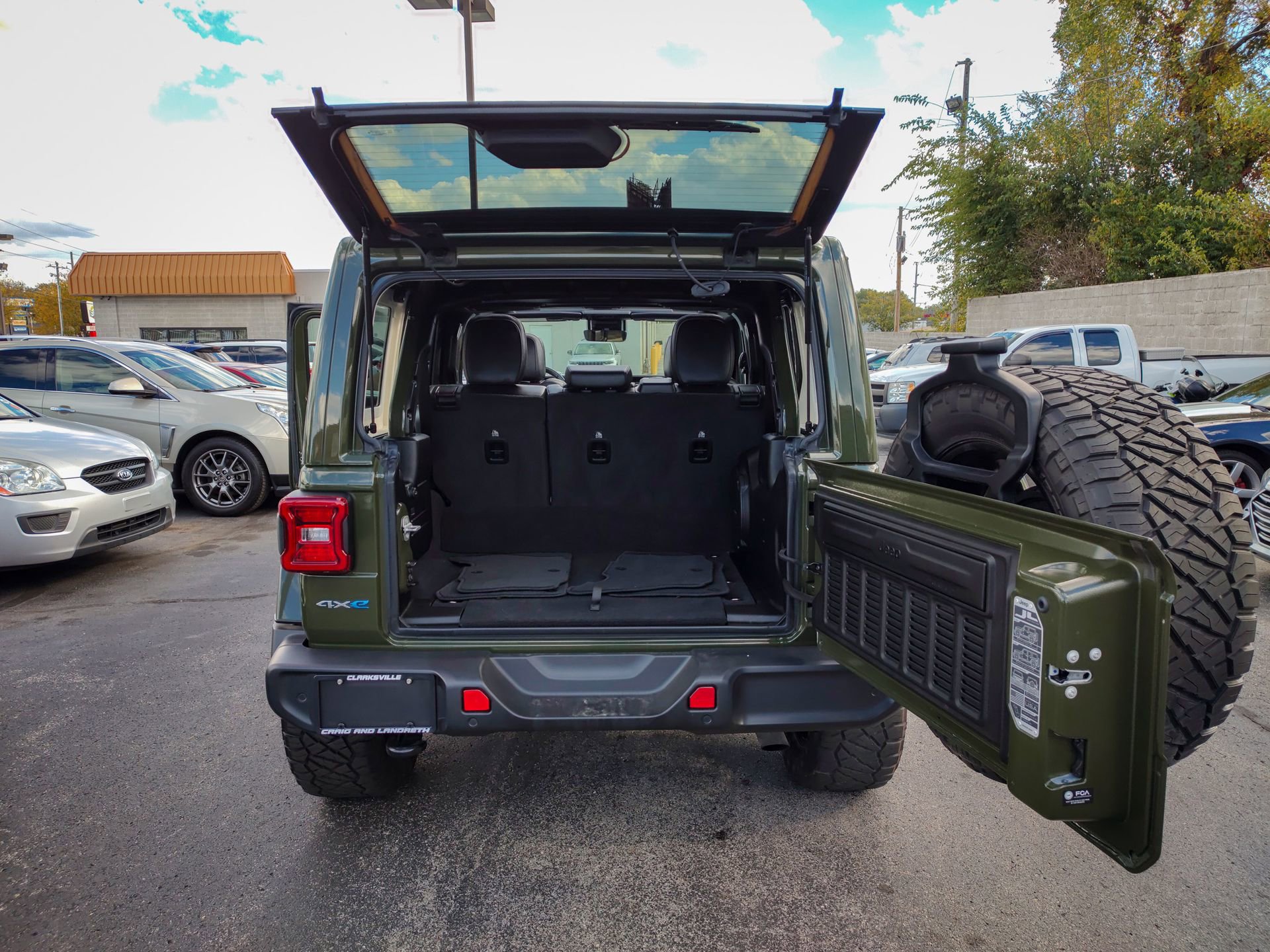 Used 2021 Jeep Wrangler Unlimited Sahara w/ Cold Weather Group image 31