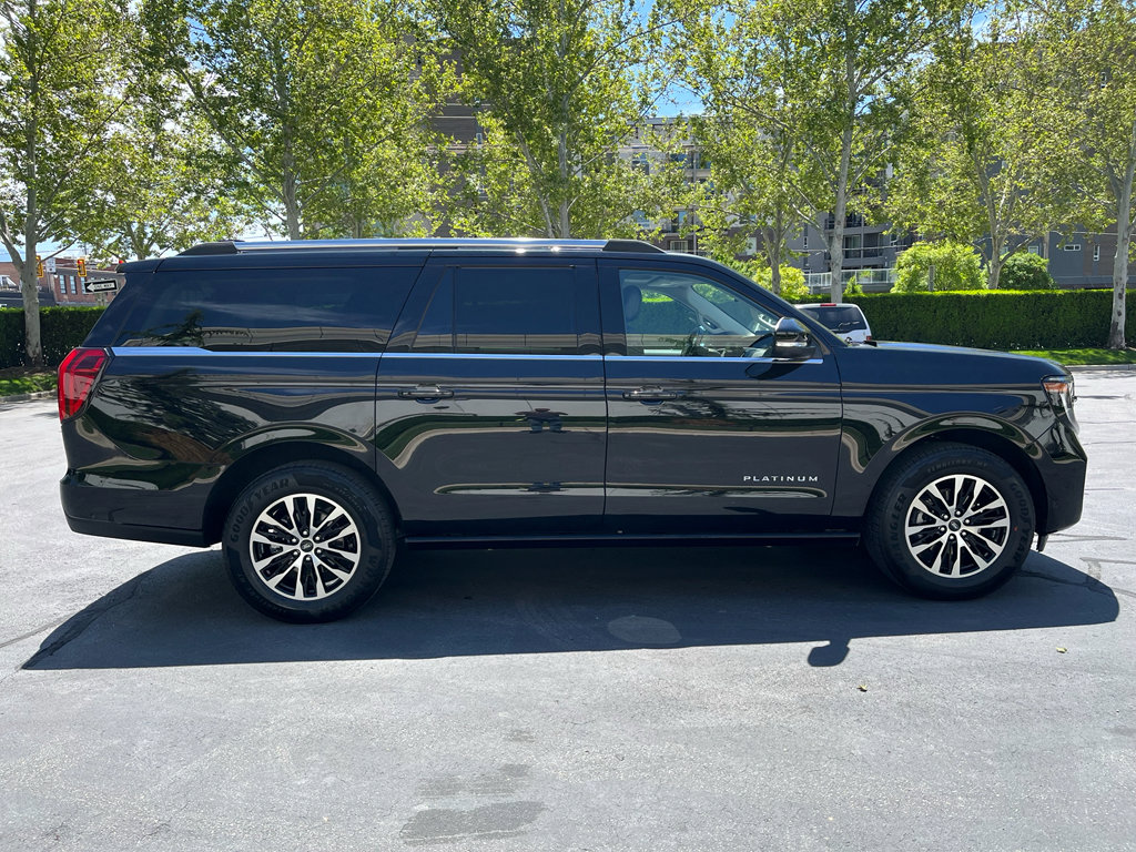 Used 2025 Ford Expedition Max Platinum AWD/4WD image 6