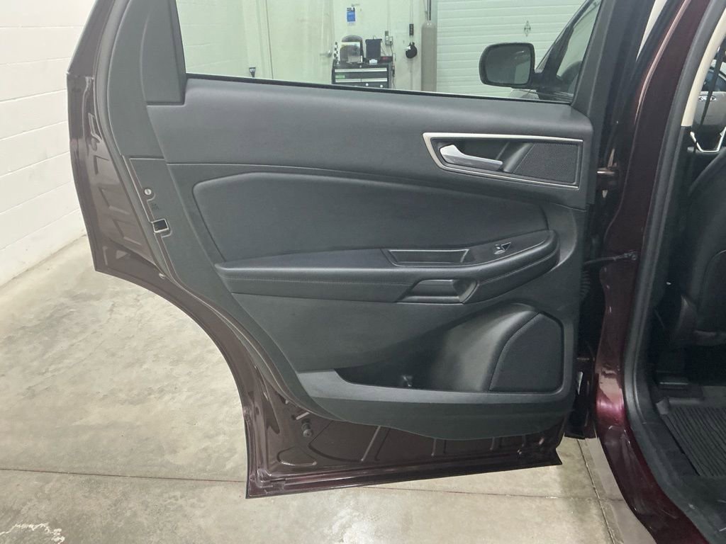 Used 2022 Ford Edge SEL w/ Convenience Package image 19