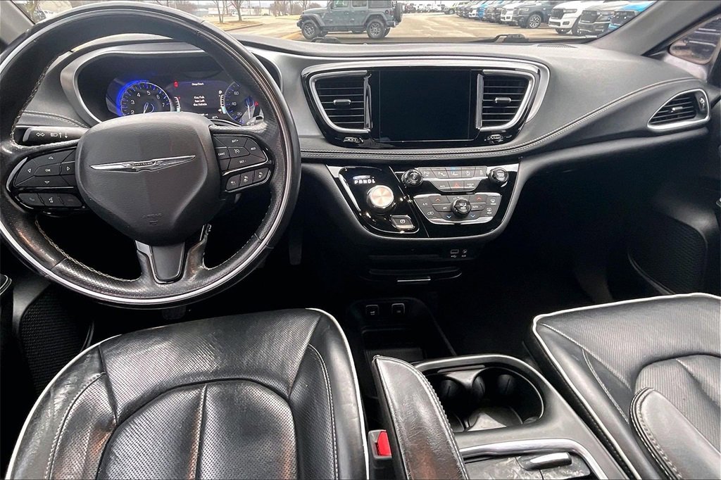 Used 2018 Chrysler Pacifica Limited w/ Advanced Safetytec Group image 14