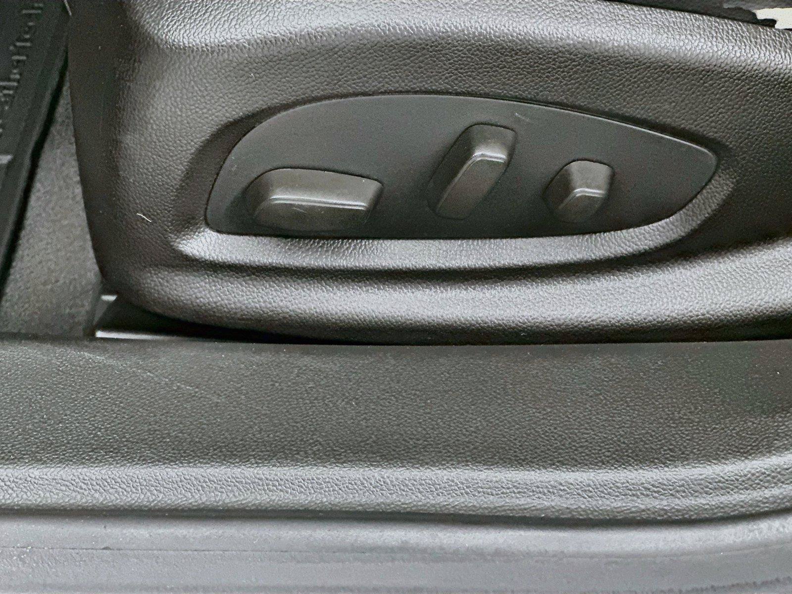 Used 2015 Chevrolet Impala LT FWD image 19
