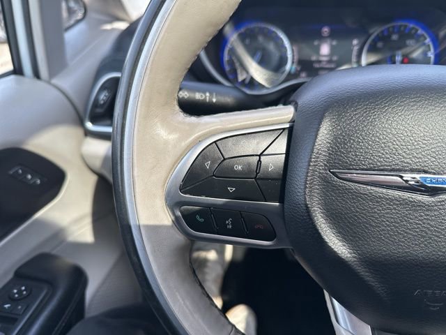 Used 2020 Chrysler Pacifica Limited FWD image 24